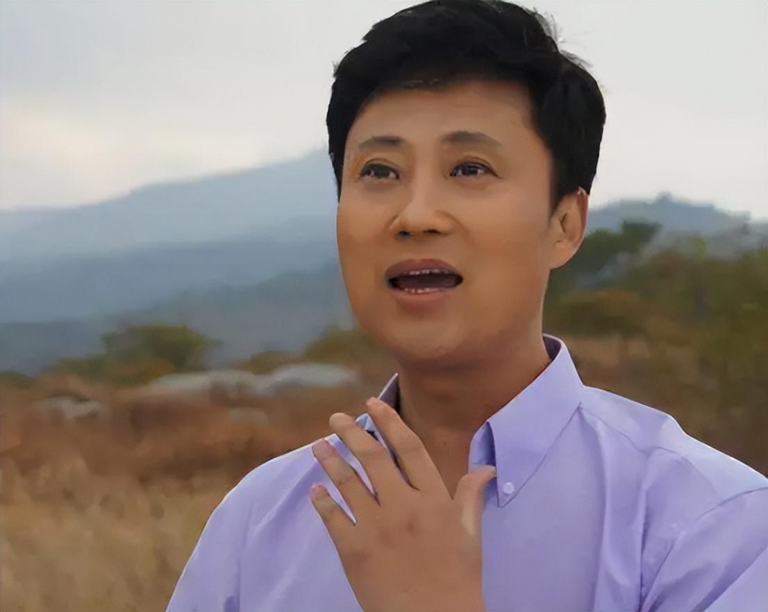 回顾耿为华娶小娇妻宠妻15年后遭抛弃离婚时与女儿抱头痛哭