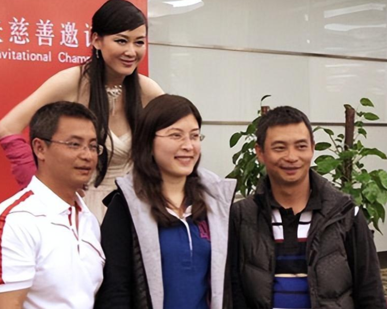 回顾李琳嫁大10岁导演不幸福二婚嫁运动员李大双今苦尽甘来