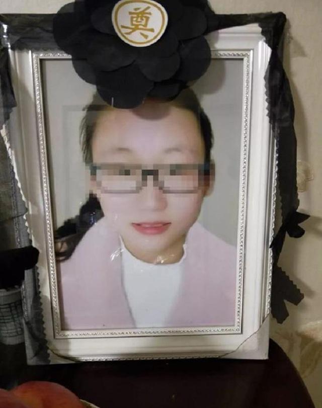 18年陕西21岁女孩网购毒蛇被咬抢救6天后死亡母亲索赔140万