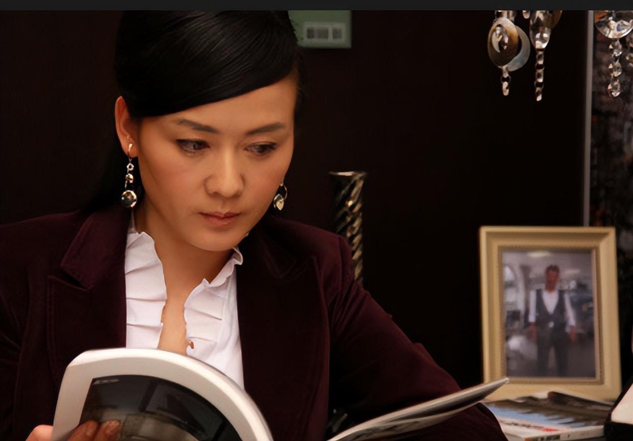 回顾李琳嫁大10岁导演不幸福二婚嫁运动员李大双今苦尽甘来