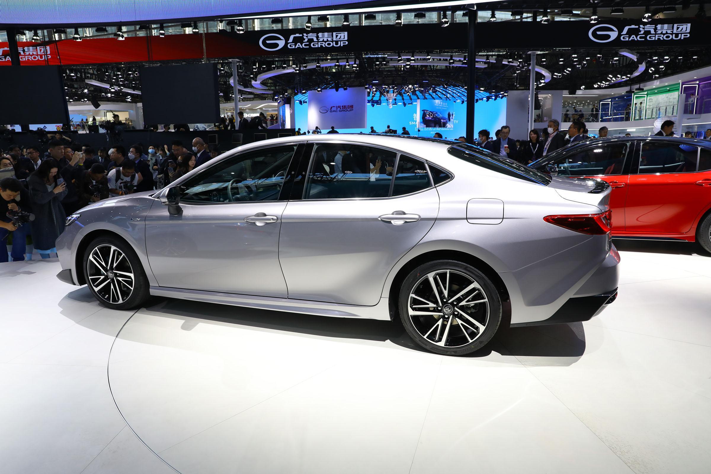 颜值与智能齐飞全新一代丰田凯美瑞上市成热点