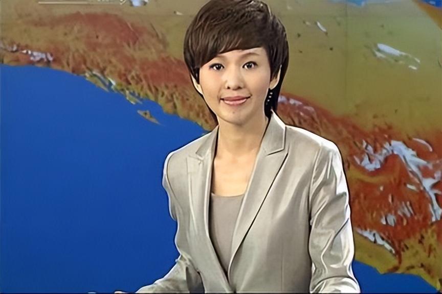 回顾欧阳夏丹为母亲退新闻联播事业可以再来母亲只有一个