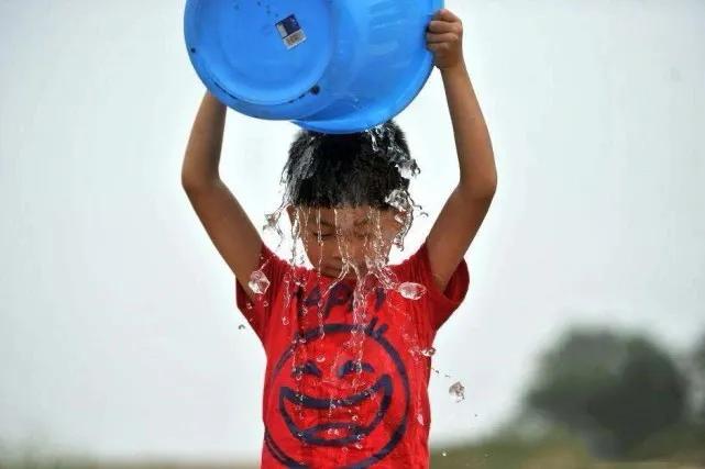 2012年被父亲逼迫零下13度裸跑的4岁小男孩13岁考取了博士