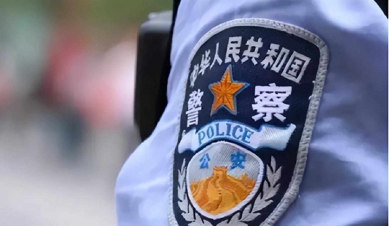 2010年48岁男子看上23岁理发店员工老光棍为何偏偏爱上她