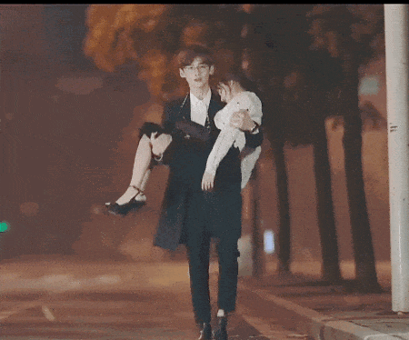 我心目中的公主抱,是如此唯美又浪漫.