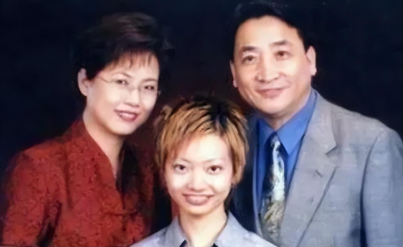 98年姜昆不顾一切收养孤儿如今眼含热泪我改变了养子的命运