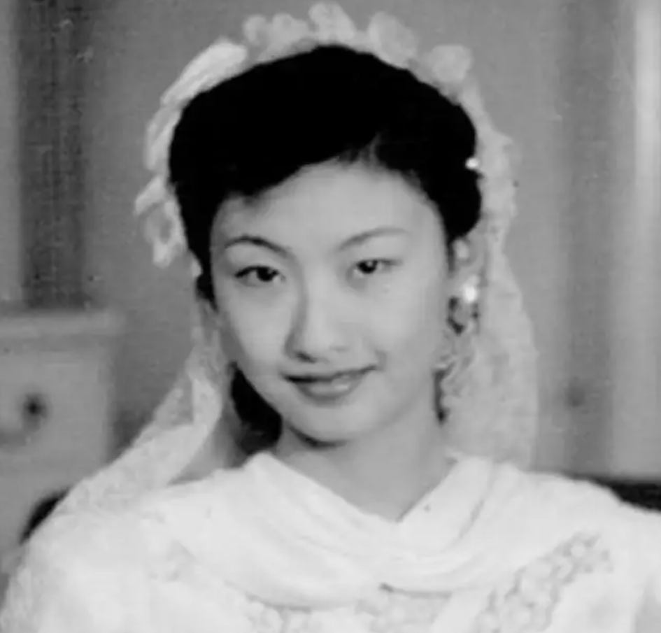 回顾艺术家黄宗英去世一生嫁4夫生养7子晚年仍追寻爱情