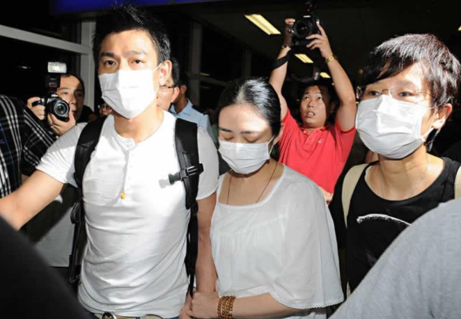 回顾朱丽倩被刘德华藏了21年46岁高龄生子如今苦尽甘来