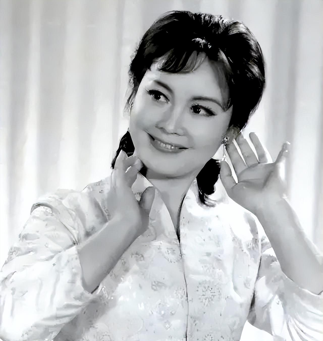 回顾李谷一初婚嫁给恩师二婚嫁给粉丝79岁两任丈夫已离世