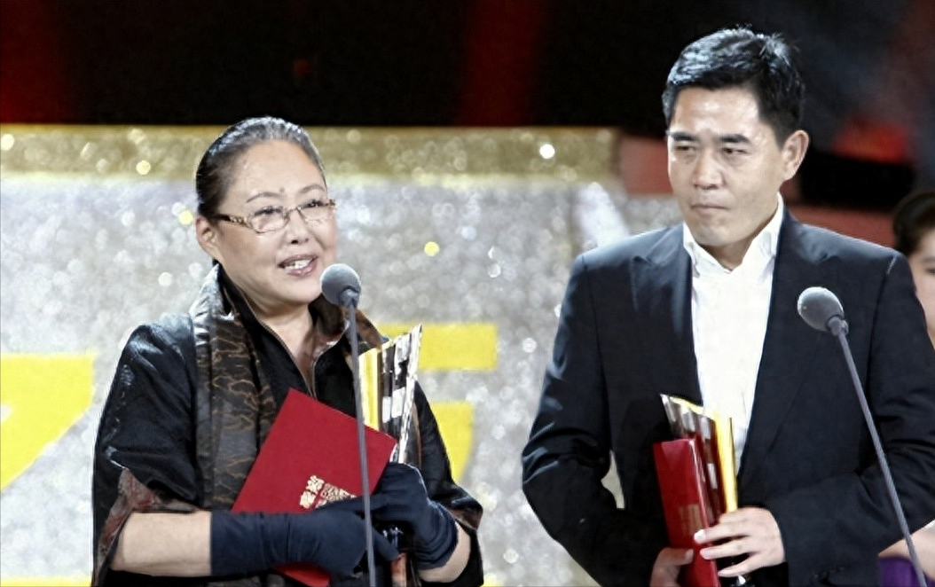 回顾国家一级演员陈宝国因一句话惹麻烦如今怎么样了