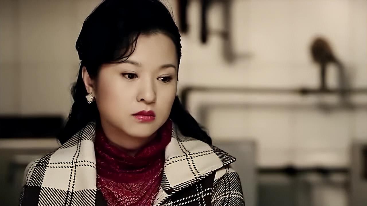 回顾演员魏小军:40岁走红,45岁"消失",如今新身份露面惊艳众人