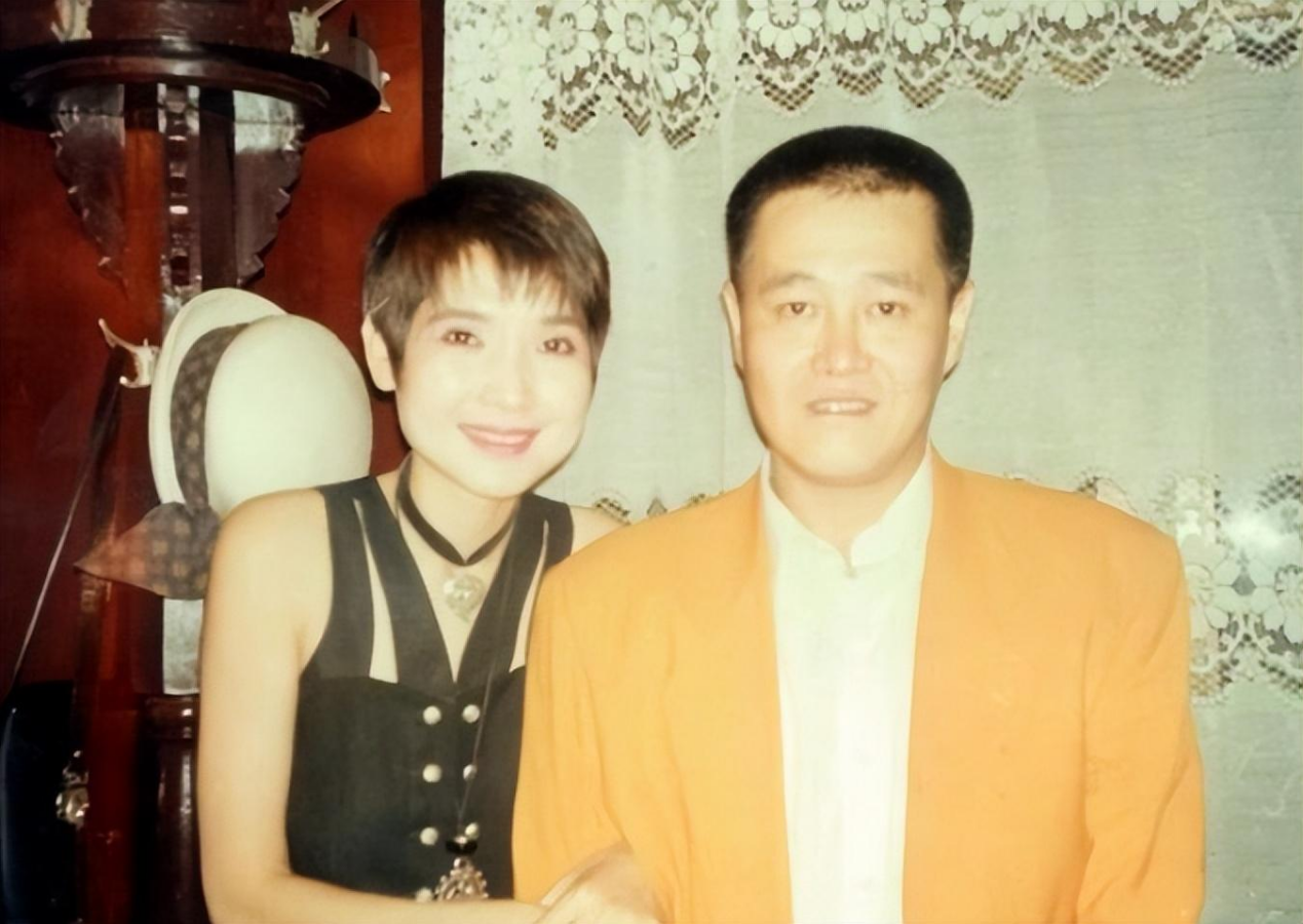 回顾赵本山女儿赵玉芳倒贴300万下嫁穷小伙结婚被丈夫宠成宝