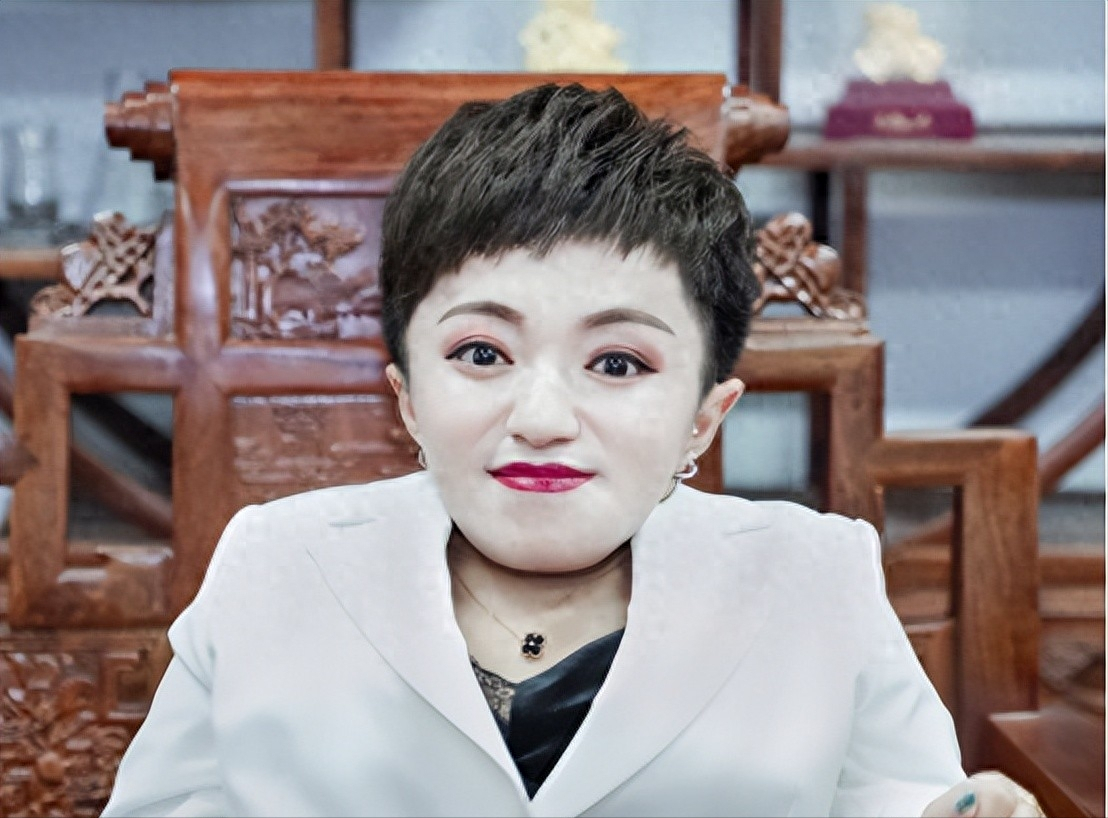 回顾身价千万的女总裁李喜梅高80厘米两嫁180帅气老公冒死生娃