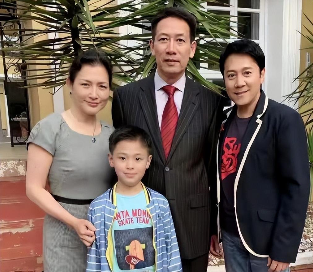和秦娟结婚后,蔡国庆在谈起两人的婚姻时,曾用一段话表示:"本来可以不