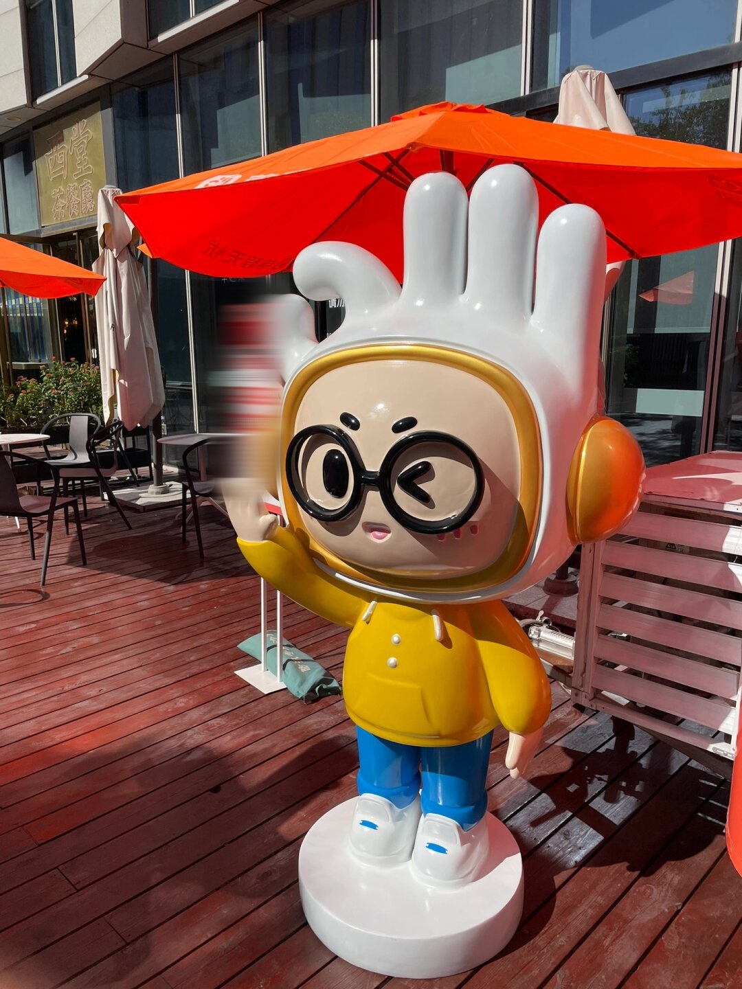 回想起过去那些辛勤付出的日子,每一个加班,每一