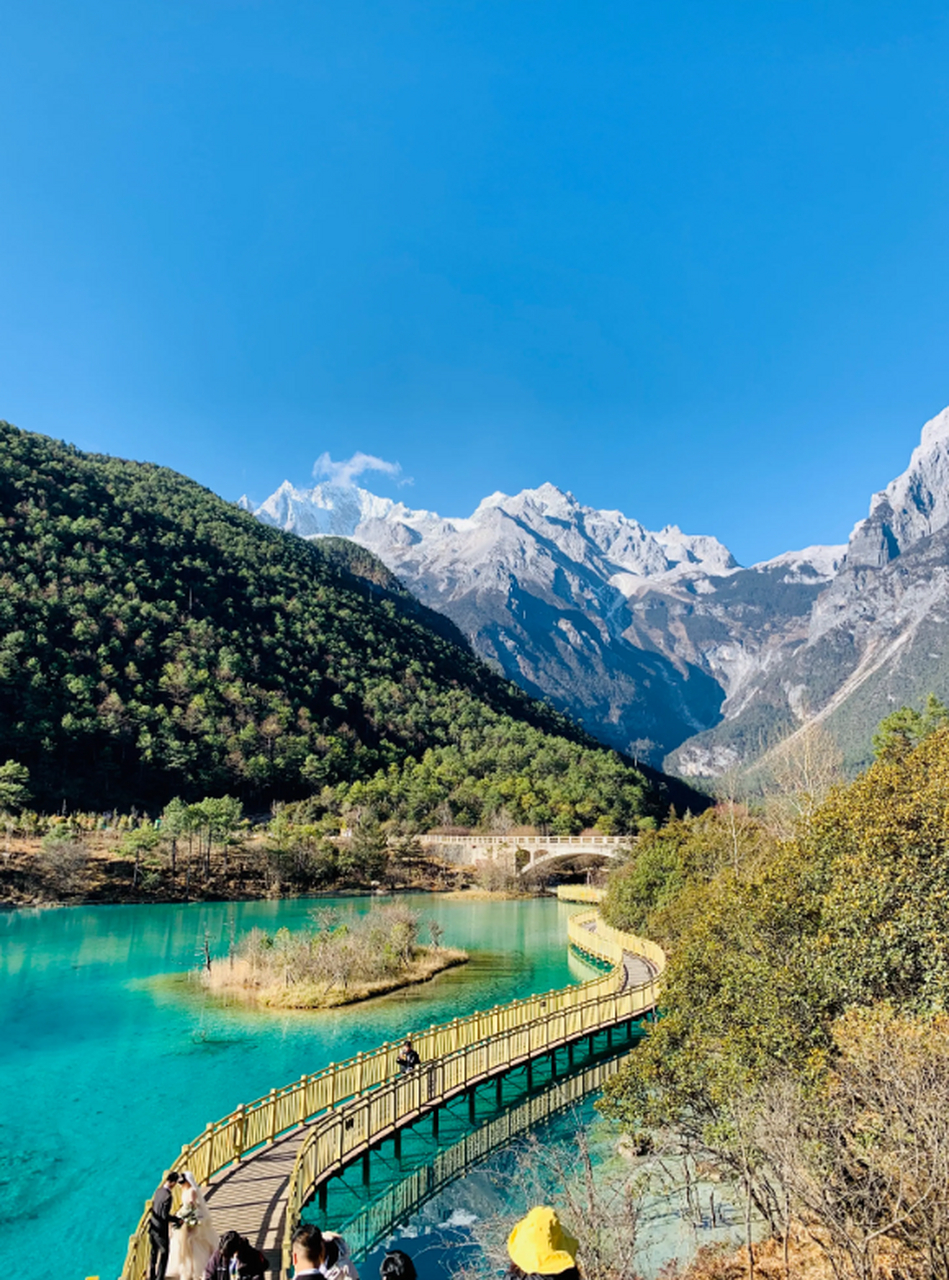 城市大玩家#蓝月谷,位于云南省丽江,俗称"白水河",以其巍峨壮美的