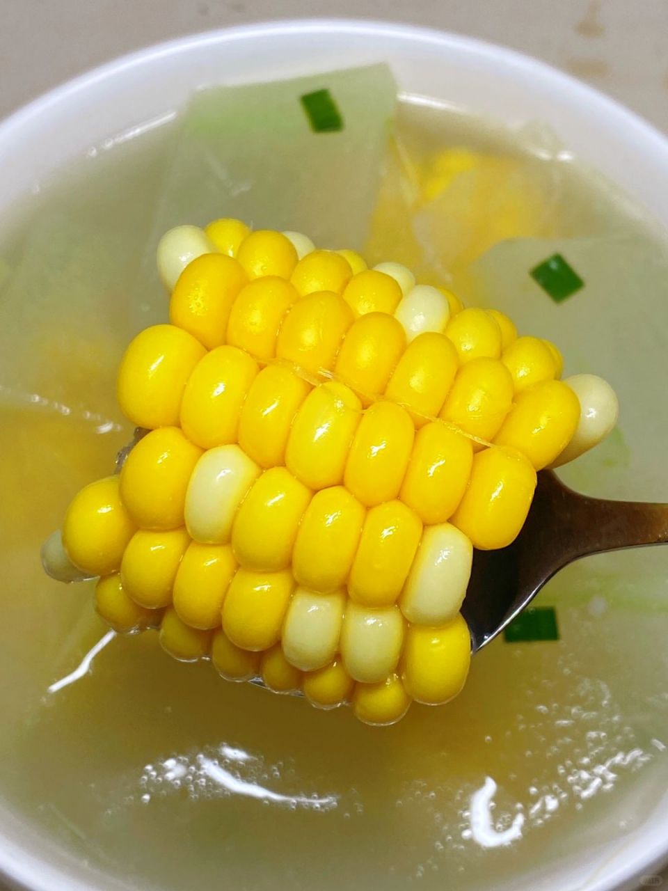我就来给大家推荐一款清爽解暑,低卡低脂的冬瓜玉米汤!