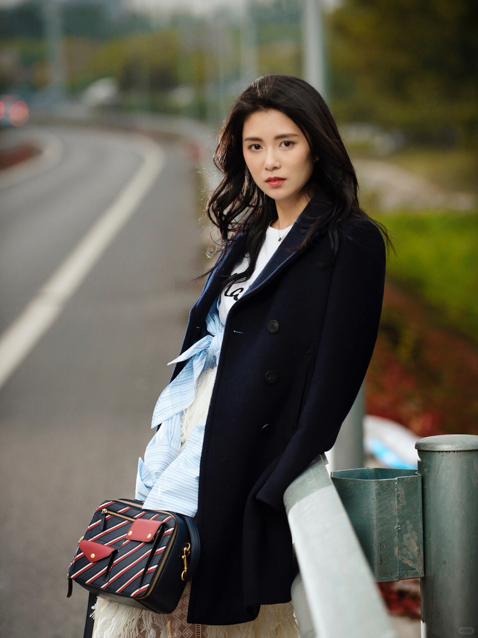 清新简约,演绎时尚魅力  我在网上发现新生代女演员俞思远serena一组