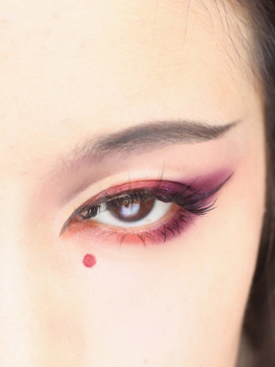 今天给大家分享一个超美的古风插画仿妆0299,让你瞬间穿越回