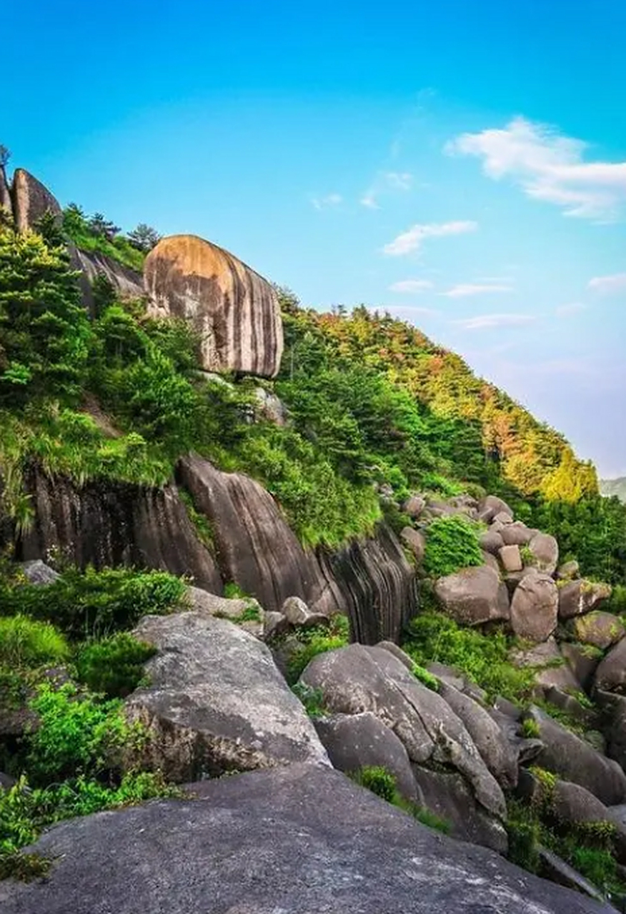 城市大玩家# 苍山,亦称点苍山,在古籍中又有玷苍山,熊苍山,大理山之