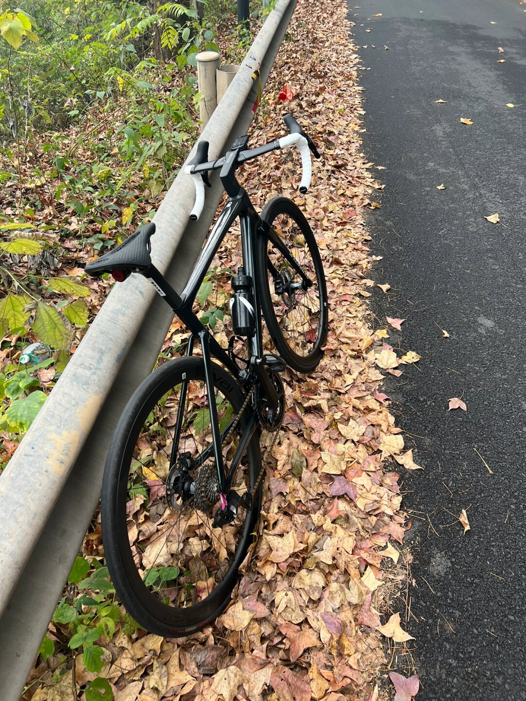 于是我决定骑上我心爱的specialized tarmac sl7出去透透气散散心
