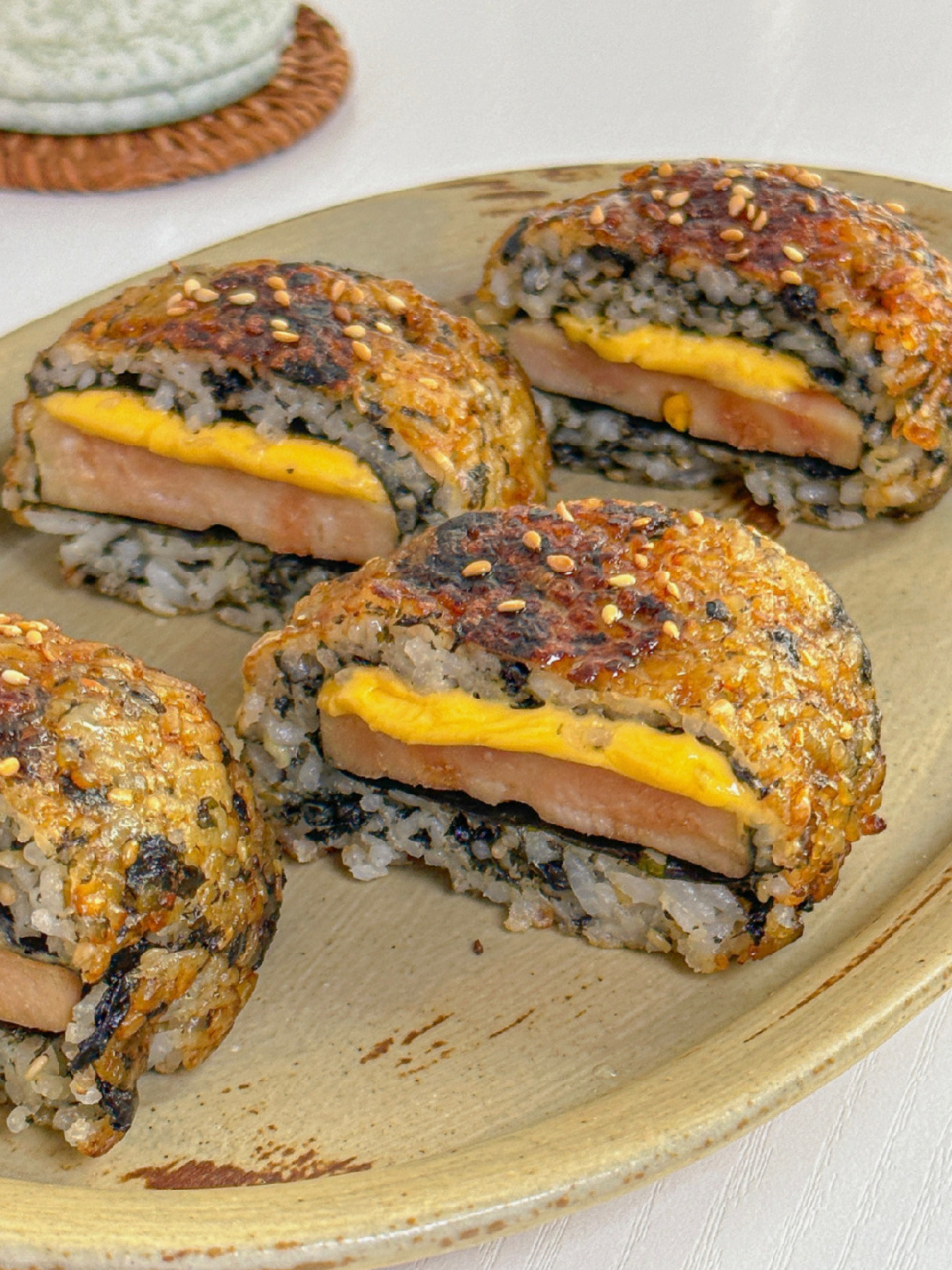 米饭的神仙吃法午餐肉芝士饭团爆浆诱惑 我决定自己动手做个照烧午餐