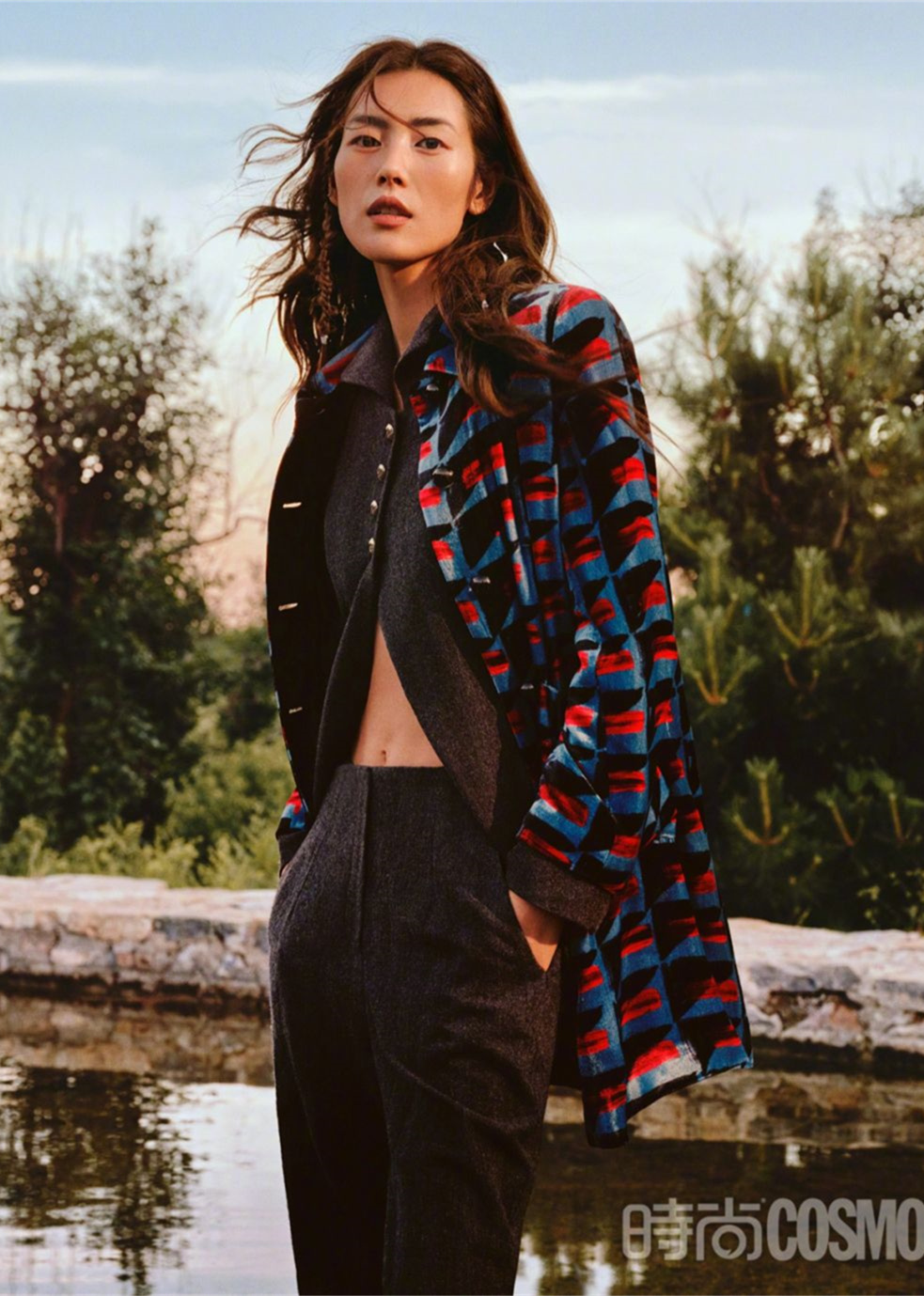 刘雯笑靥如花,时尚cosmo封面.@多元观点的动态