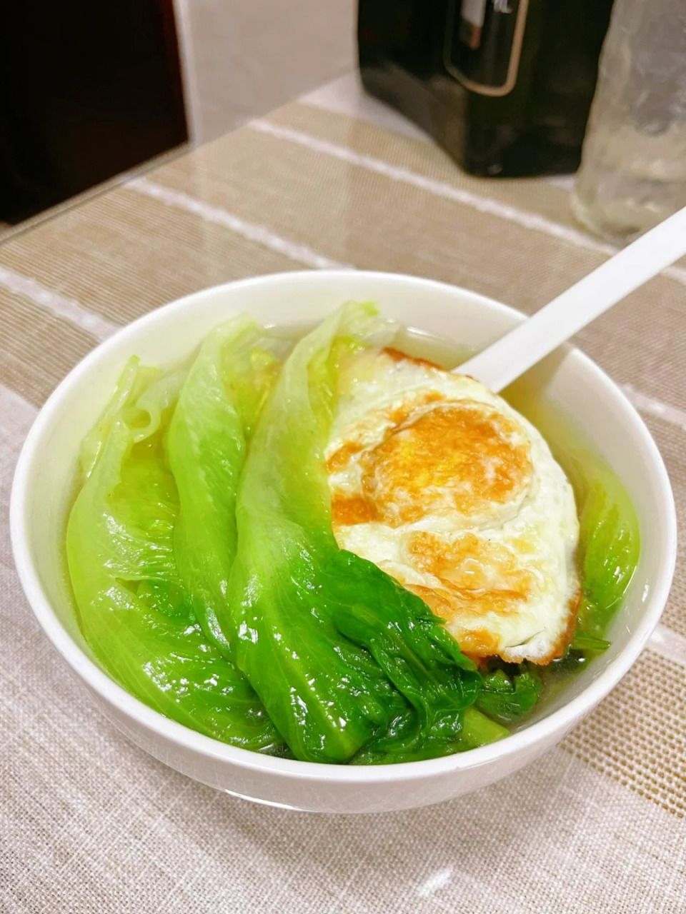97  73 食谱:生菜鸡蛋汤  73 食材:生菜,鸡蛋  73 做法: 1.