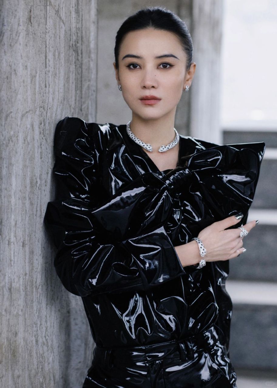 第一次看到宋佳还是在综艺节目《一年级》里头