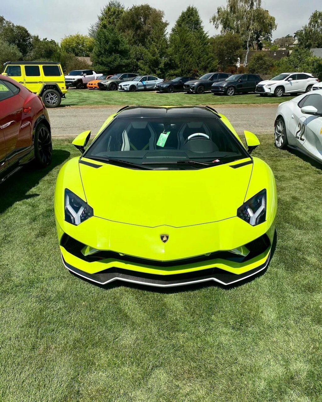 兰博基尼跑车,不仅外观炫酷,更拥有强大的动力和卓越的操控性能.