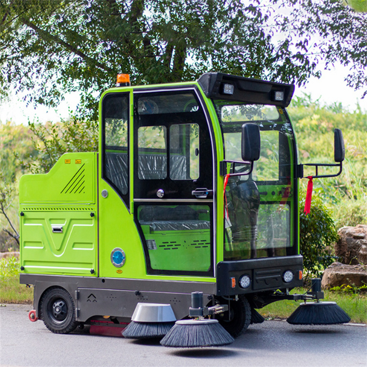电动扫地车,环保又节能,高效助力城市清洁!