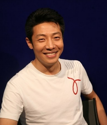 是真的像啊!也不知道撒贝宁亲儿子有没有他像