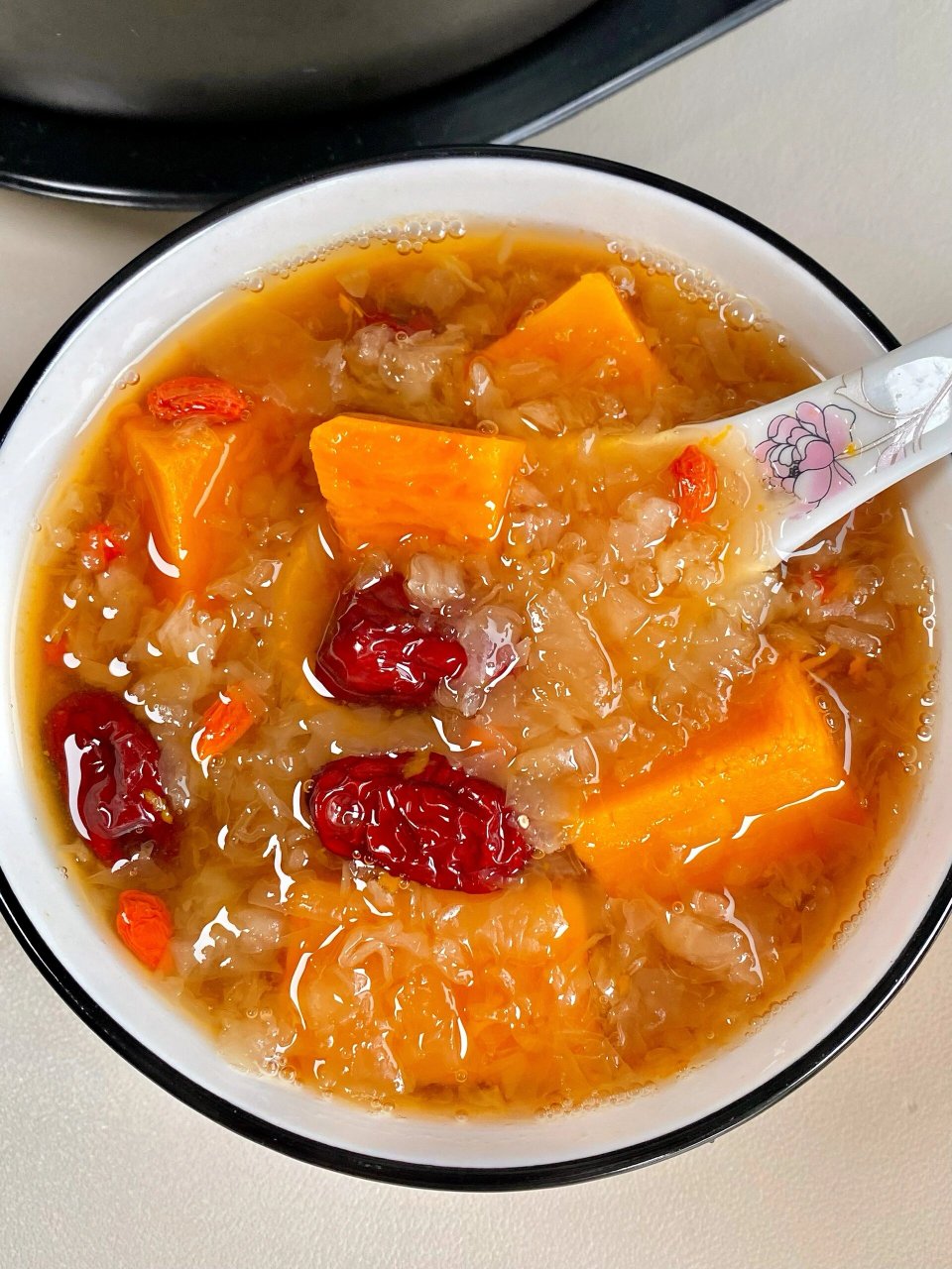 红薯红糖银耳羹!