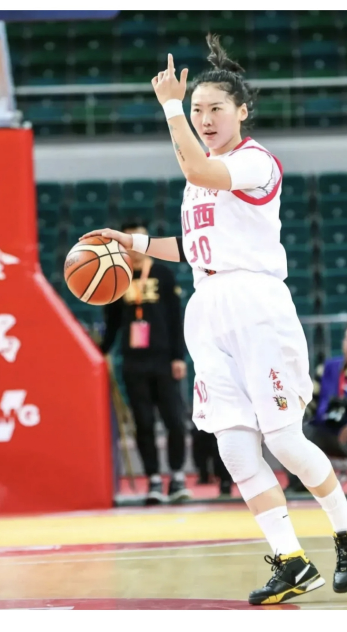 修订后: 在一场扣人心弦的激战中,山西竹叶青女篮在主场历经加时赛以