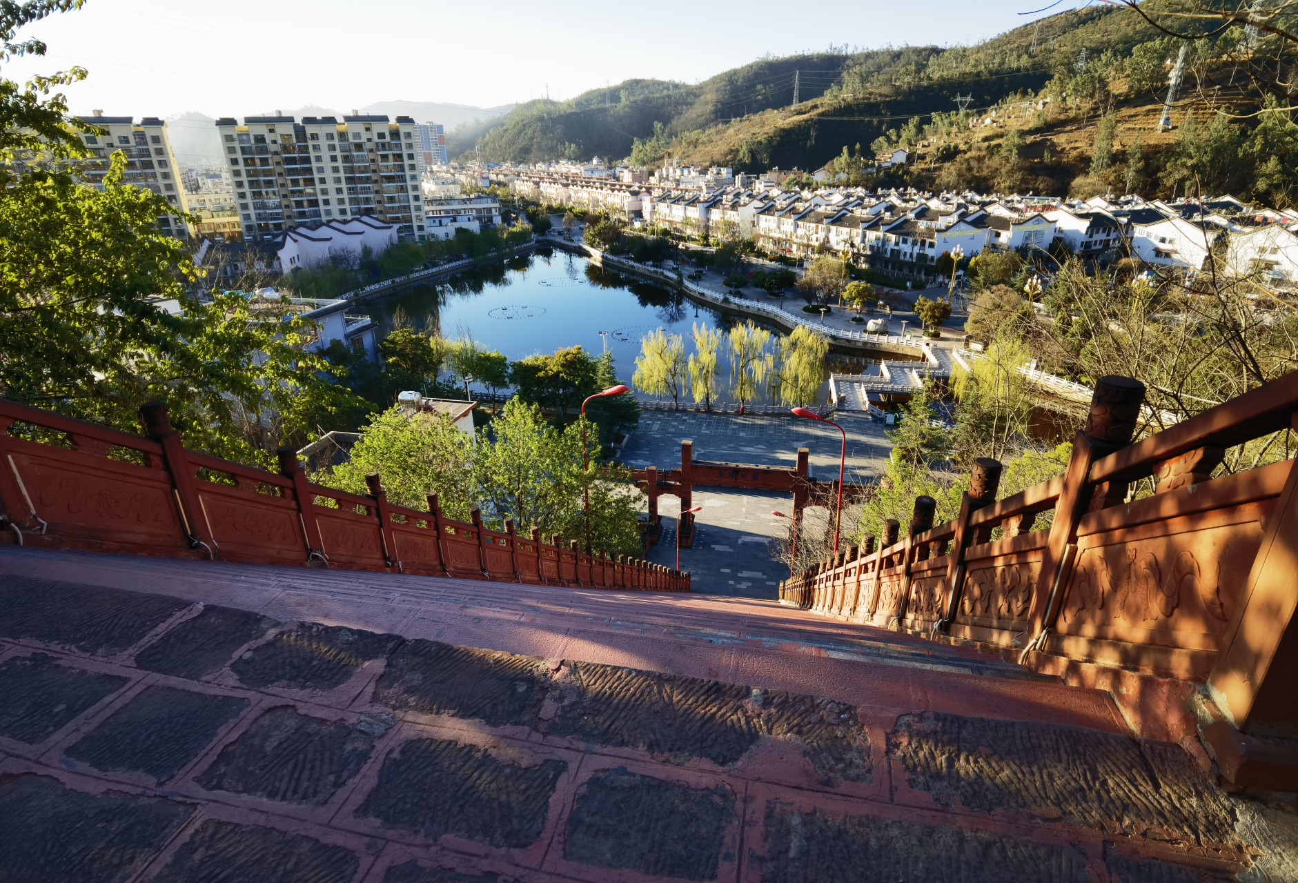 云南楚雄州大姚,古称姚州,唐朝时代,这里不属于南诏国管辖,唐朝在这里