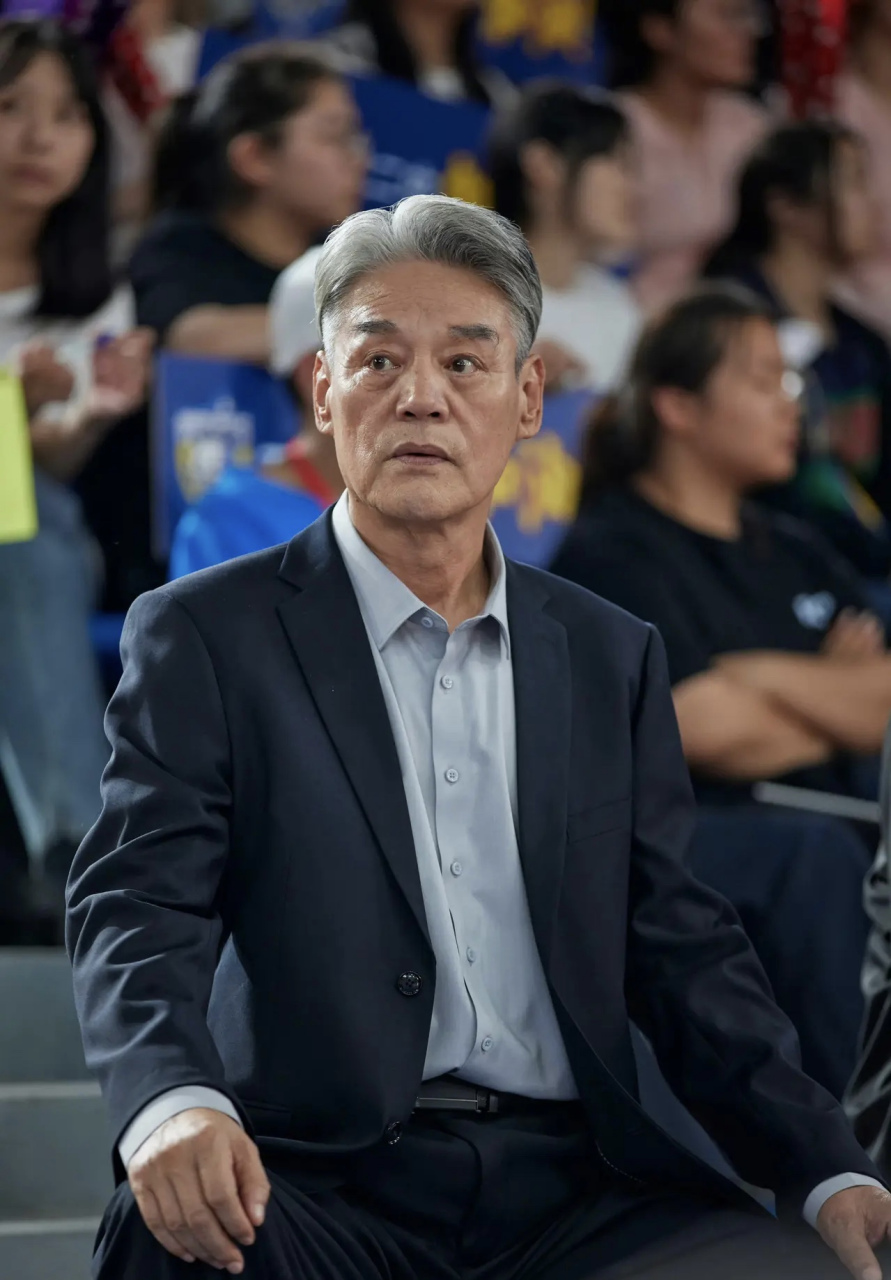 如今巍子已至古稀之年,从他的眉眼间还是可以看出西北男人特有的憨厚