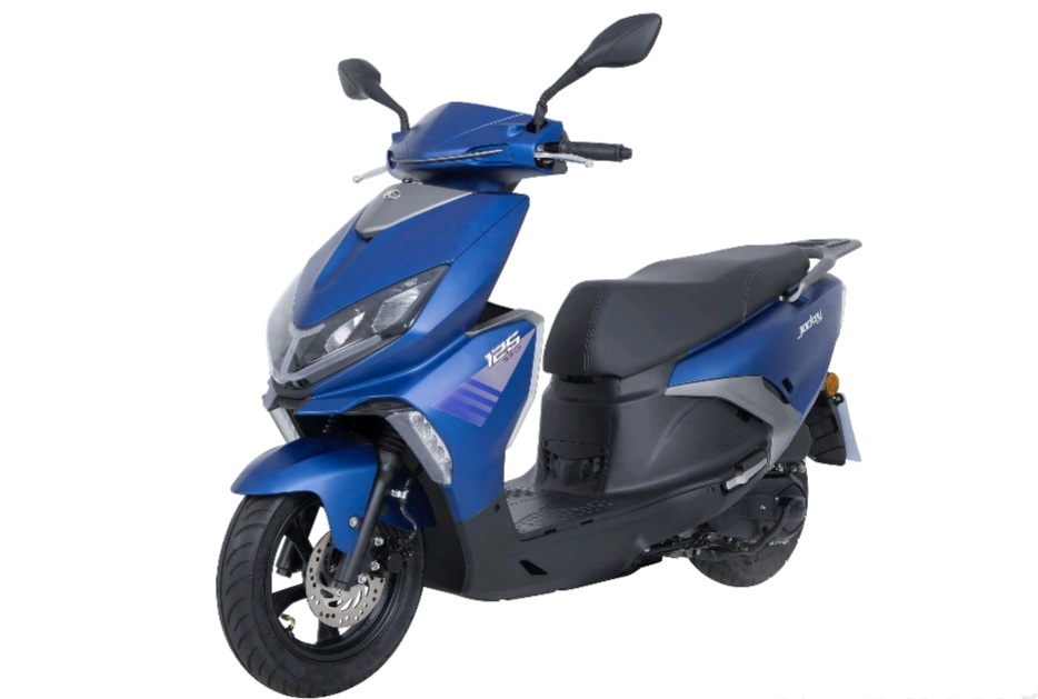 光阳jockey125踏板车,配置与济南铃木uy125相当,价格8980元