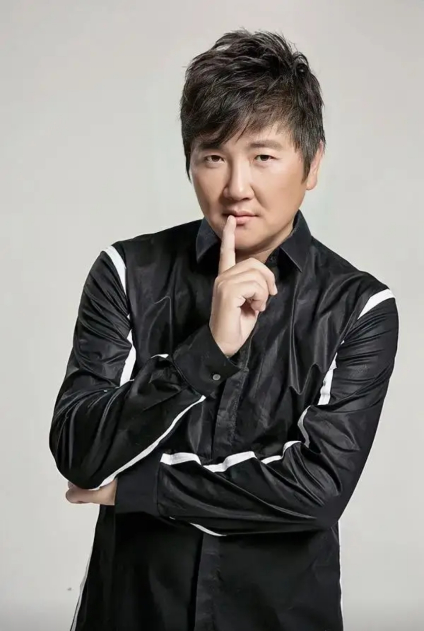 孙楠,没出名之前,和女友辛欣谈了11年的恋爱,只字不提结婚的事.