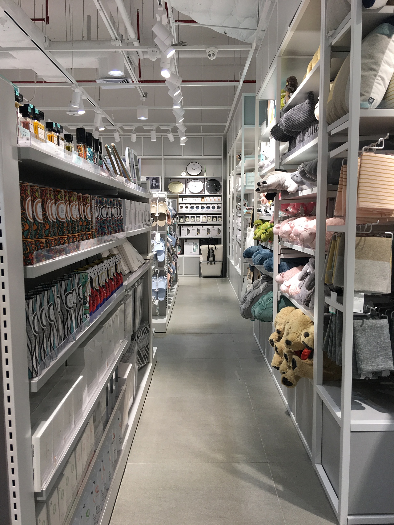 北京华世大旺商贸有限公司|十元店对店面大小多大合适