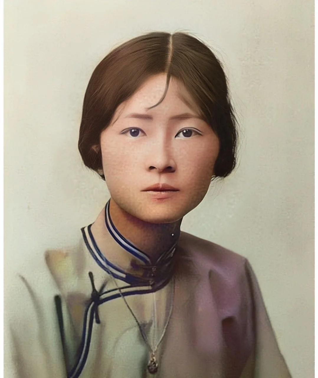 国色天香!后图是用现代技术复原林徽因照片,确实漂亮!