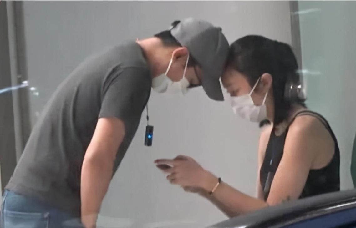 同为霍英东孙子为何霍启刚专一又顾家霍启仁却花心闹出人命