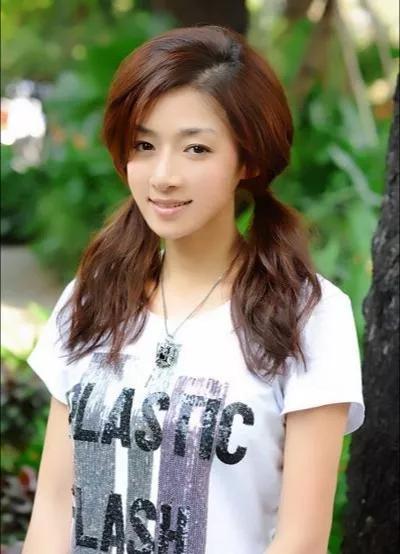 回顾何彦霓长得漂亮演技好出道18年没绯闻嫁著名演员生一女