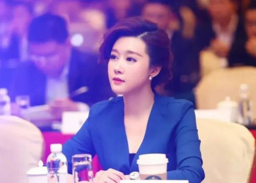 回顾周婷嫁大30岁富豪丈夫离世后与继子争夺400亿遗产