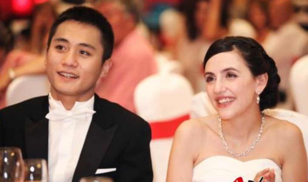 回顾演员刘烨和谢娜同居6年为何转身娶了外国人安娜