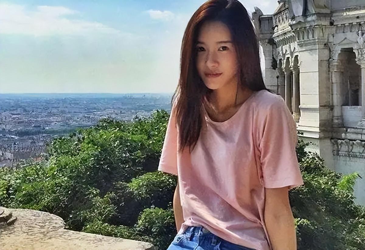 回顾张子萱:有一段失败的婚姻,再婚嫁给陈赫,今一家四口幸福美满