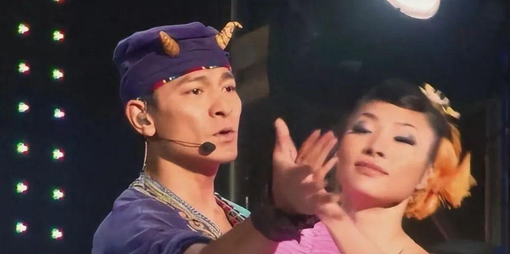 回顾赖文慧一直为刘德华伴舞称得上红颜知己如今41岁仍未婚