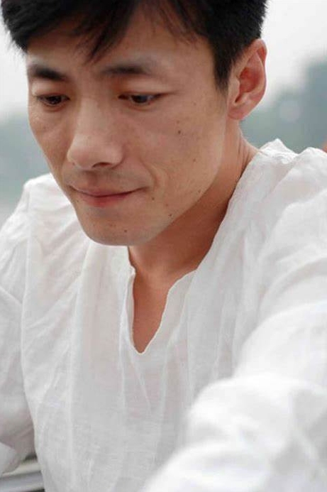 回顾演员祖峰娶教师刘天池结婚13年无子女生活依旧幸福美满