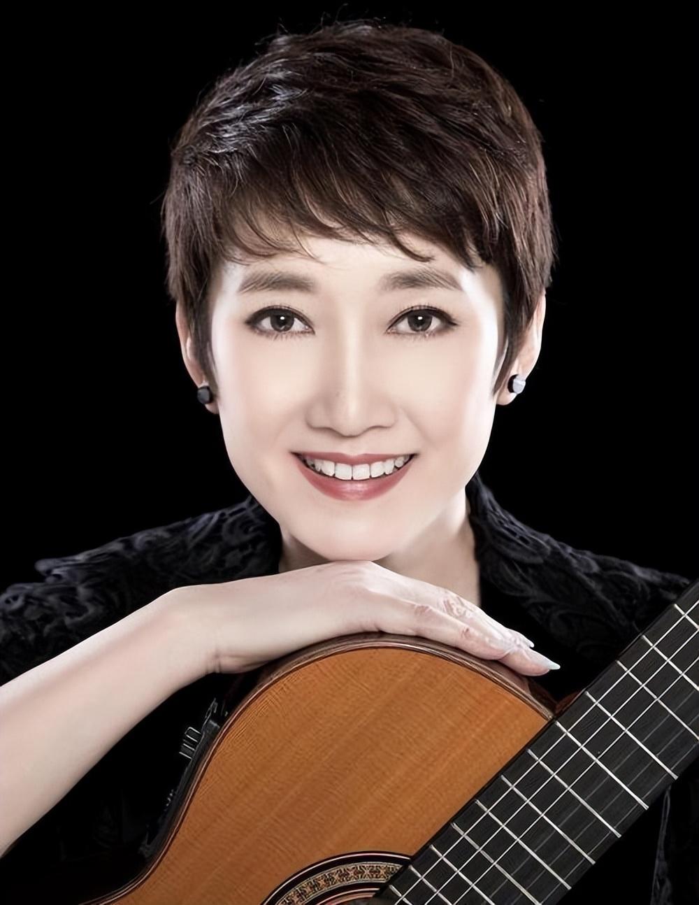 回顾一级演员成方圆和王刚离婚22年始终未嫁63岁无儿无女成遗憾