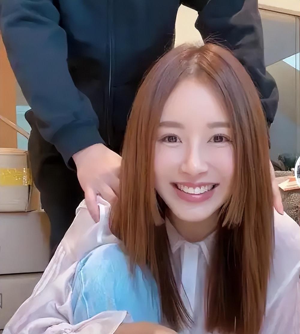 回顾张子萱有一段失败的婚姻再婚嫁给陈赫今一家四口幸福美满