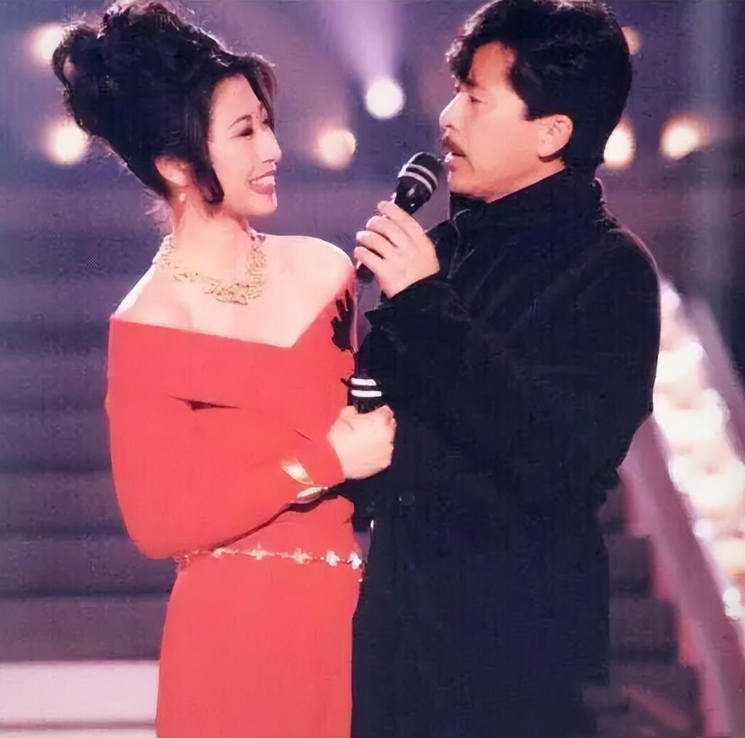 回顾叶倩文曾与费翔高调秀恩爱为何转身嫁大14岁的林子祥